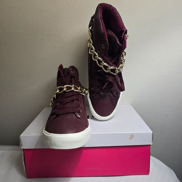 JustFab Women's Burgundy Quilted High-Top Sneakers w Gold Chain Detail Size 8.5 - Picture 2 of 9